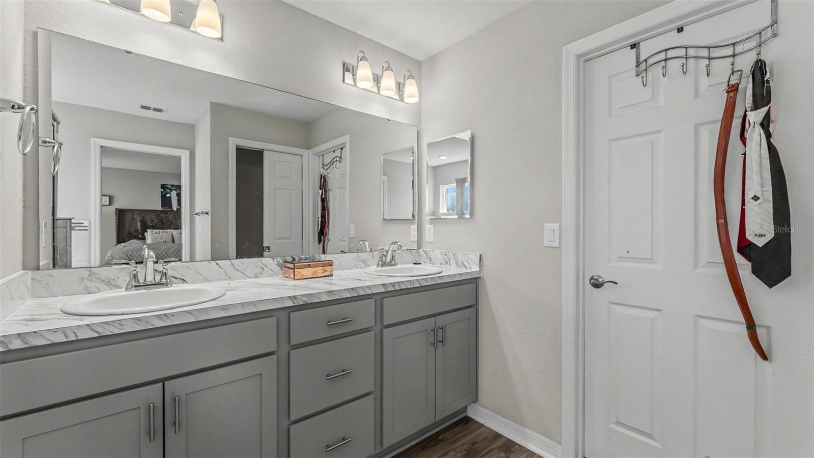 ENCLAVE/LK MYRTLE - Residential