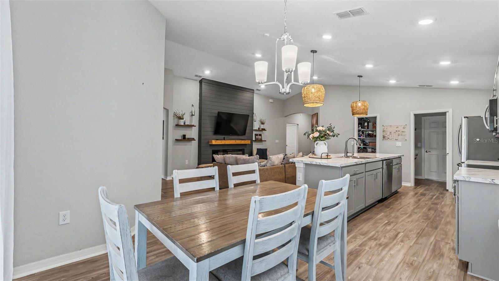 ENCLAVE/LK MYRTLE - Residential