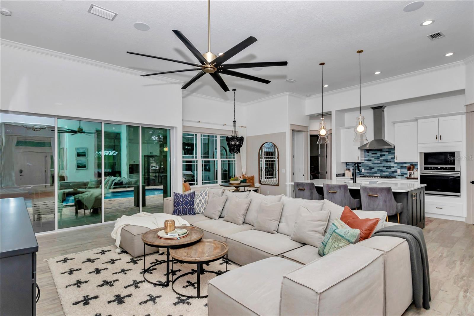 3196 W MUSTANG BOULEVARD
