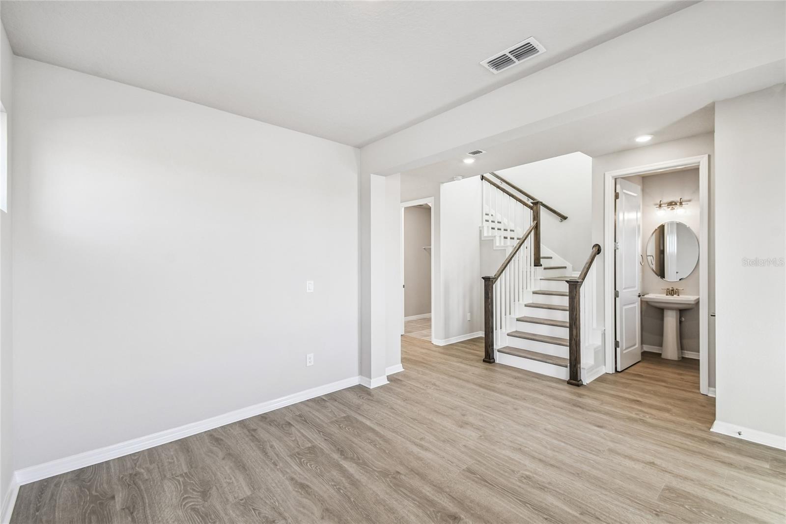 WESLYN PARK - Residential