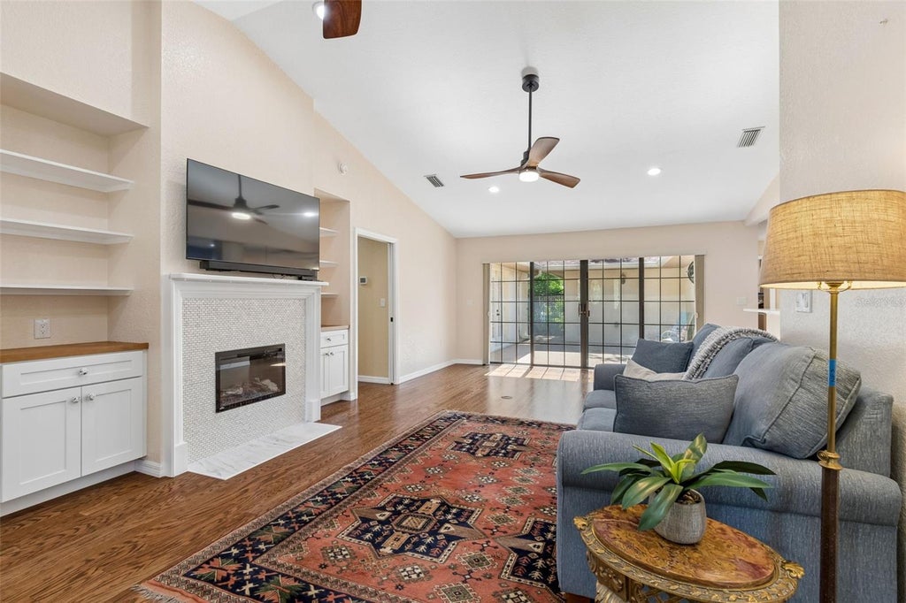 Photo of 538 Oleander Way S, St Petersburg, FL 33707 (MLS # TB8516725)