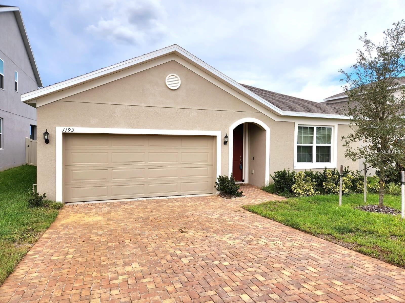 *** For Rent!! Spacious 4 Bedroom Home in Ardmore Reserve ***
Welcome to this well-maintained 4 bedroom, 2 bathroom home, located in the highly sought-after community of Ardmore Reserve.
Bright and open floor plan with modern finishes. Family-friendly neighborhood with sidewalks and community pride. Surrounded by A-Rated Schools; perfect for families. Close to shopping, dining, hospitals, and colleges. Easy access to the Florida Turnpike for smooth commuting to Orlando. This home offers the perfect balance of comfort, convenience, and lifestyle. Don’t miss the opportunity to live in one of the area’s most desirable neighborhoods! Schedule your showing today.
