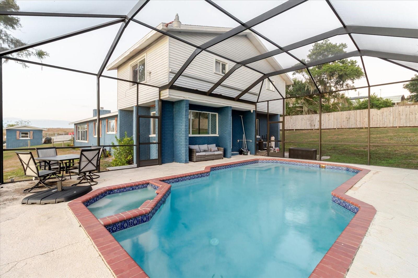 ALTURAS - Residential