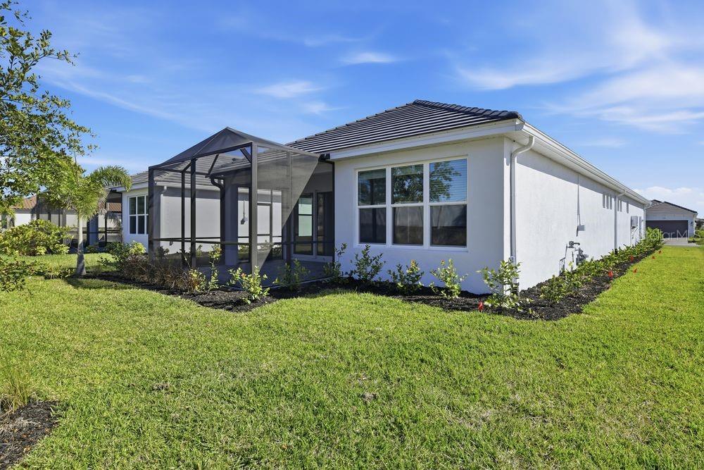 AZARIO ESPLANADE - Residential