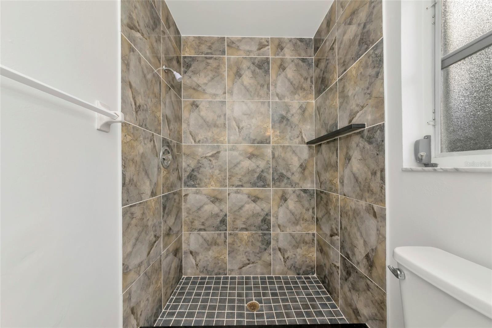 VENICE EAST 5TH ADD - Residential