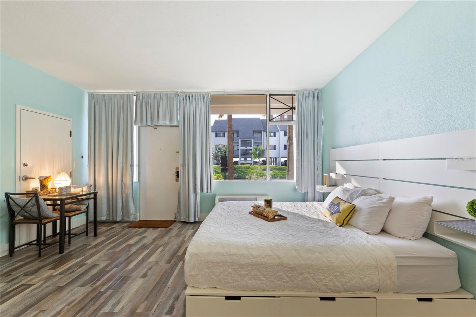 ISLAND RESORT AT MARINERS CLUB - Residential