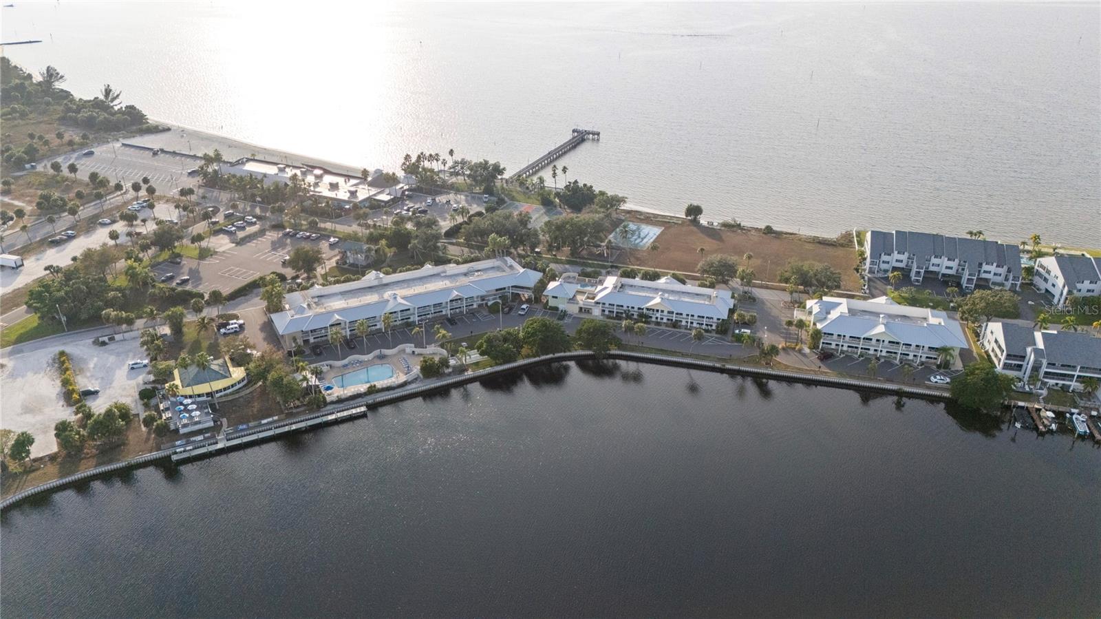 ISLAND RESORT AT MARINERS CLUB - Residential