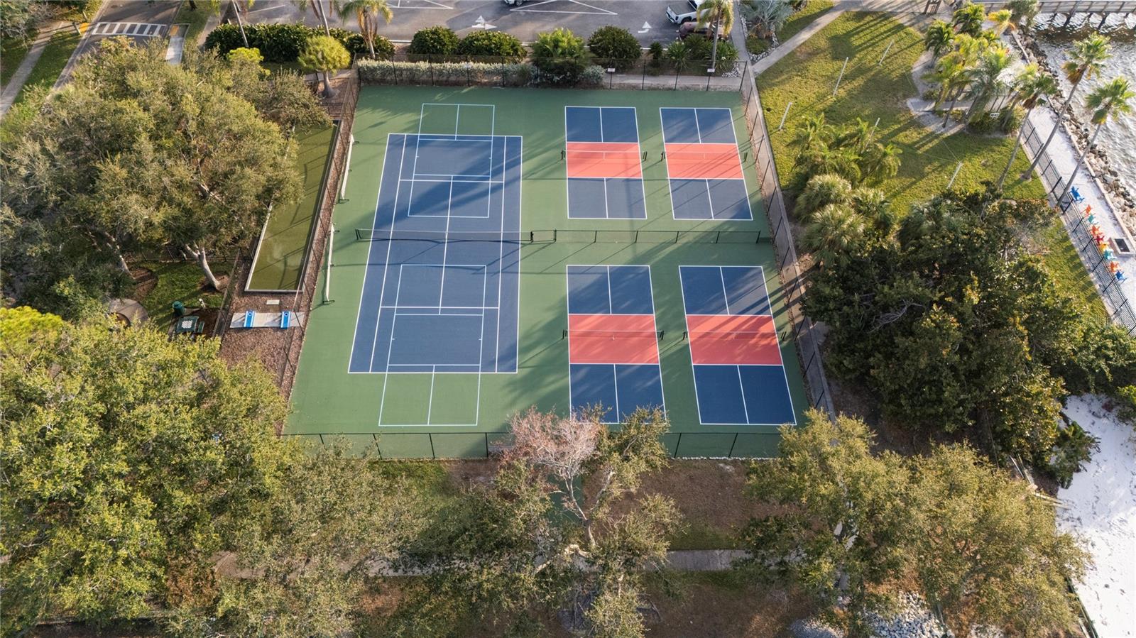 ISLAND RESORT AT MARINERS CLUB - Residential