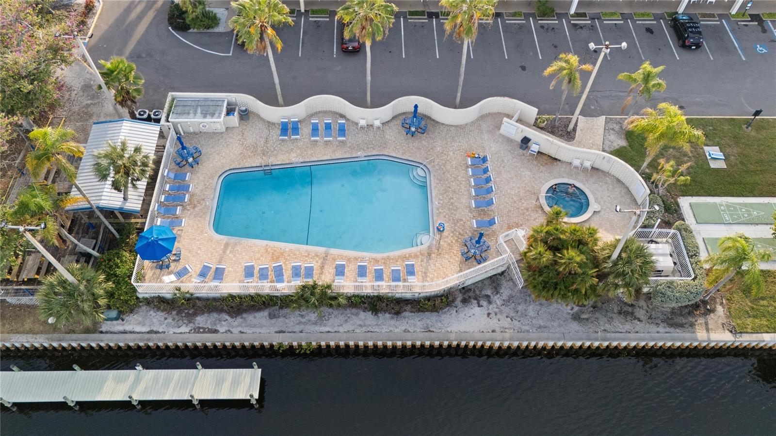 ISLAND RESORT AT MARINERS CLUB - Residential