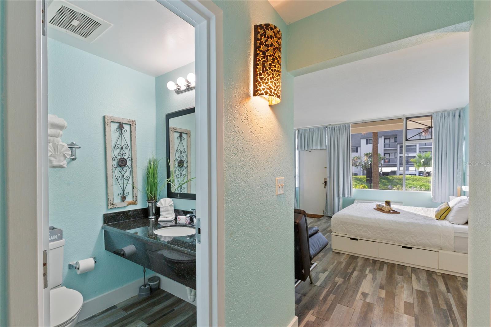 ISLAND RESORT AT MARINERS CLUB - Residential