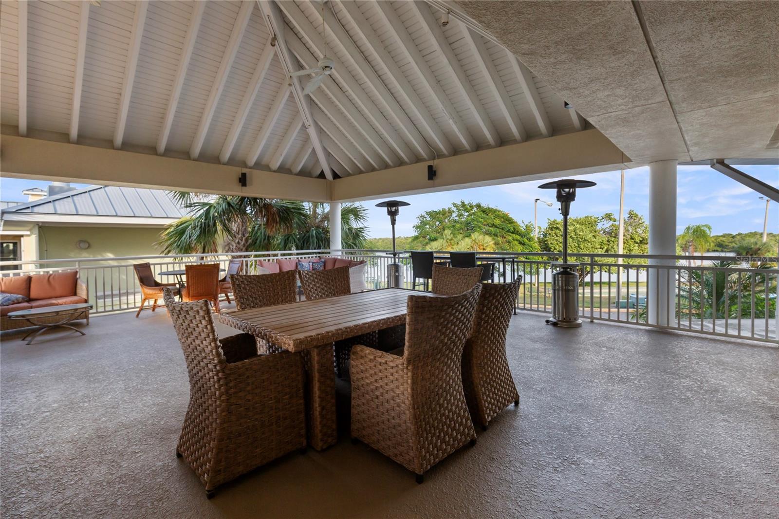 ISLAND RESORT AT MARINERS CLUB - Residential