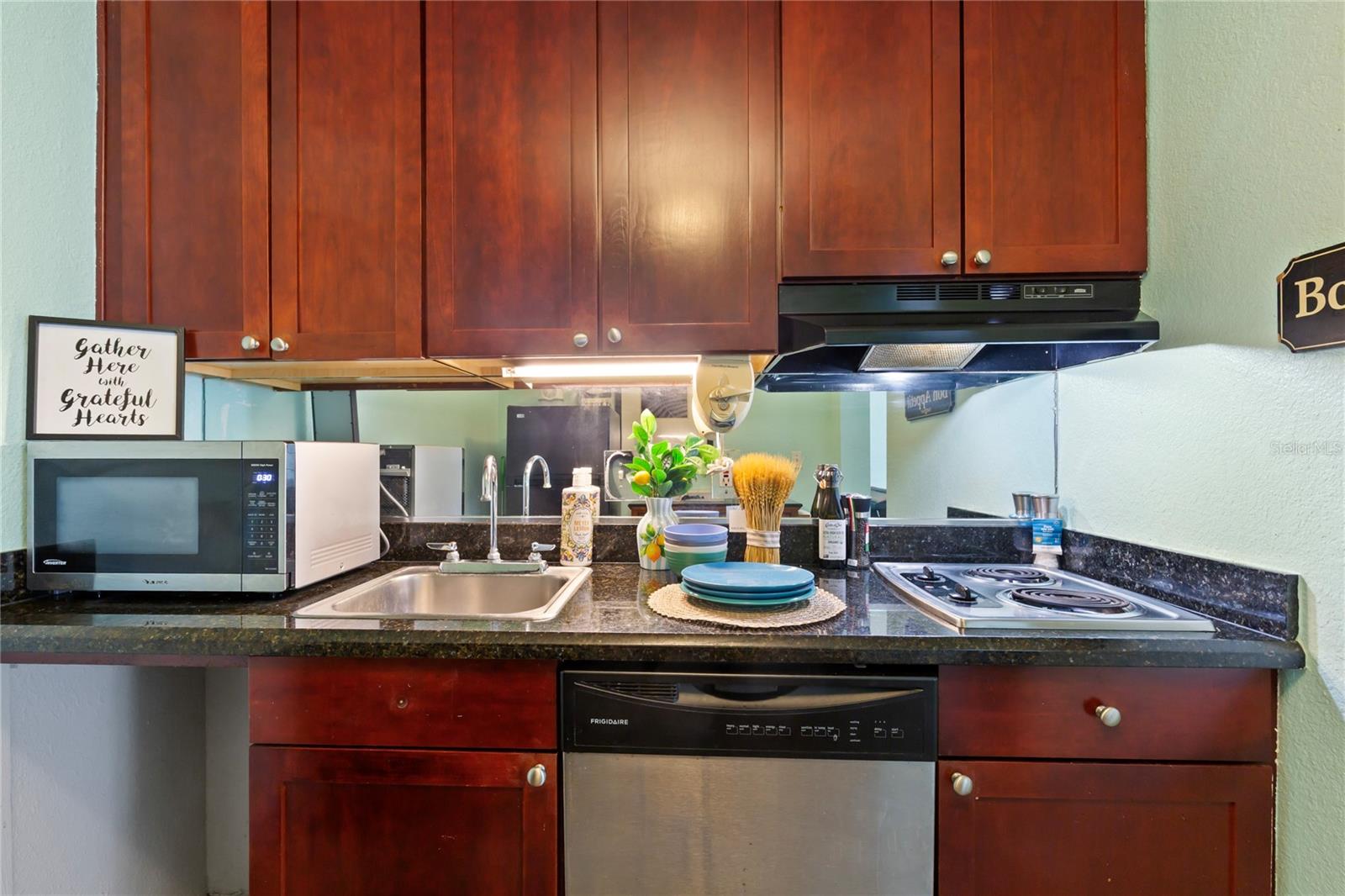 ISLAND RESORT AT MARINERS CLUB - Residential