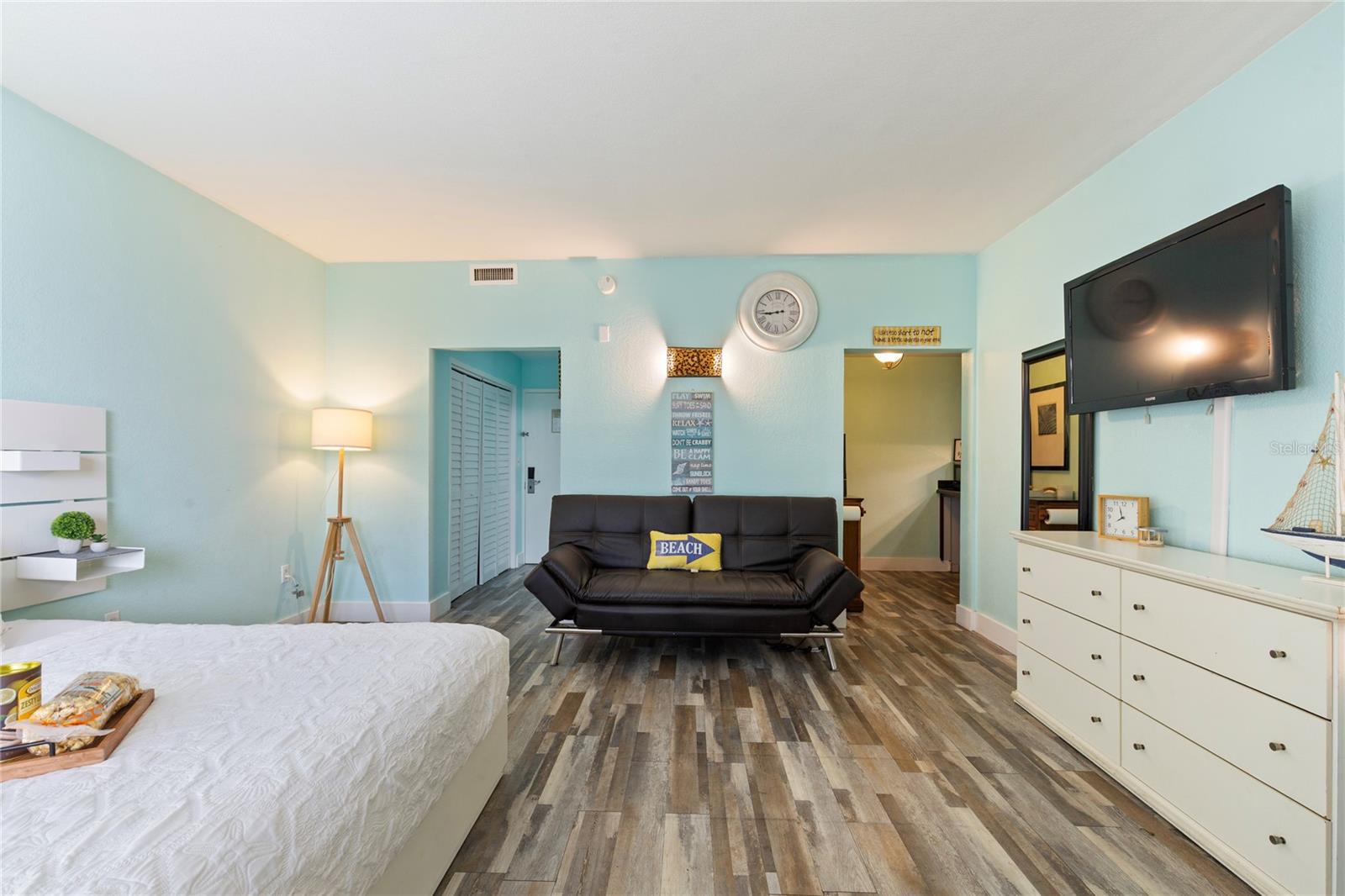 ISLAND RESORT AT MARINERS CLUB - Residential