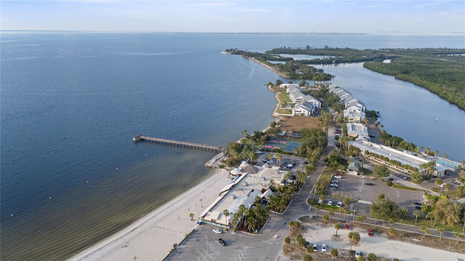 ISLAND RESORT AT MARINERS CLUB - Residential