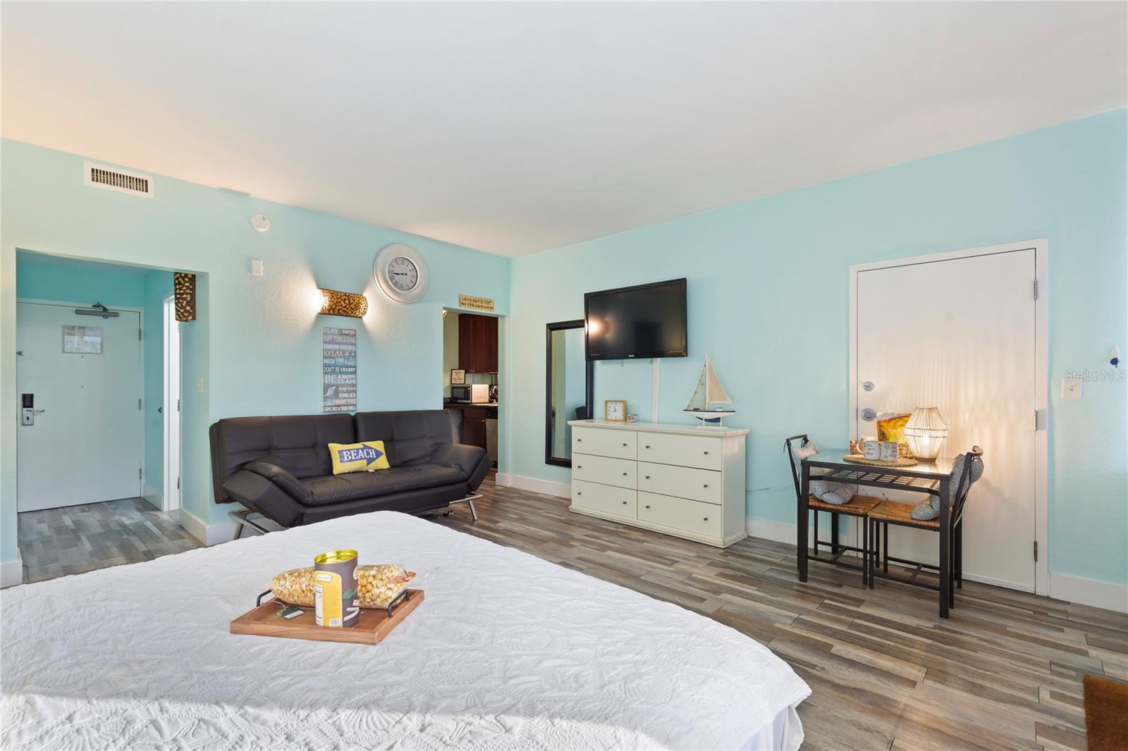 ISLAND RESORT AT MARINERS CLUB - Residential