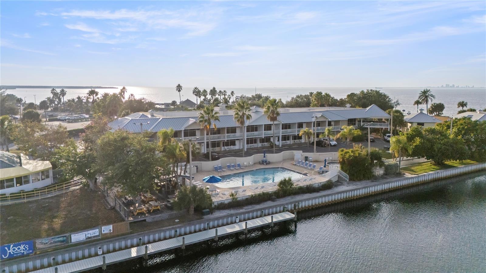 ISLAND RESORT AT MARINERS CLUB - Residential