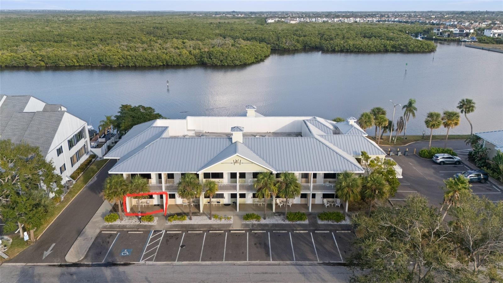 ISLAND RESORT AT MARINERS CLUB - Residential