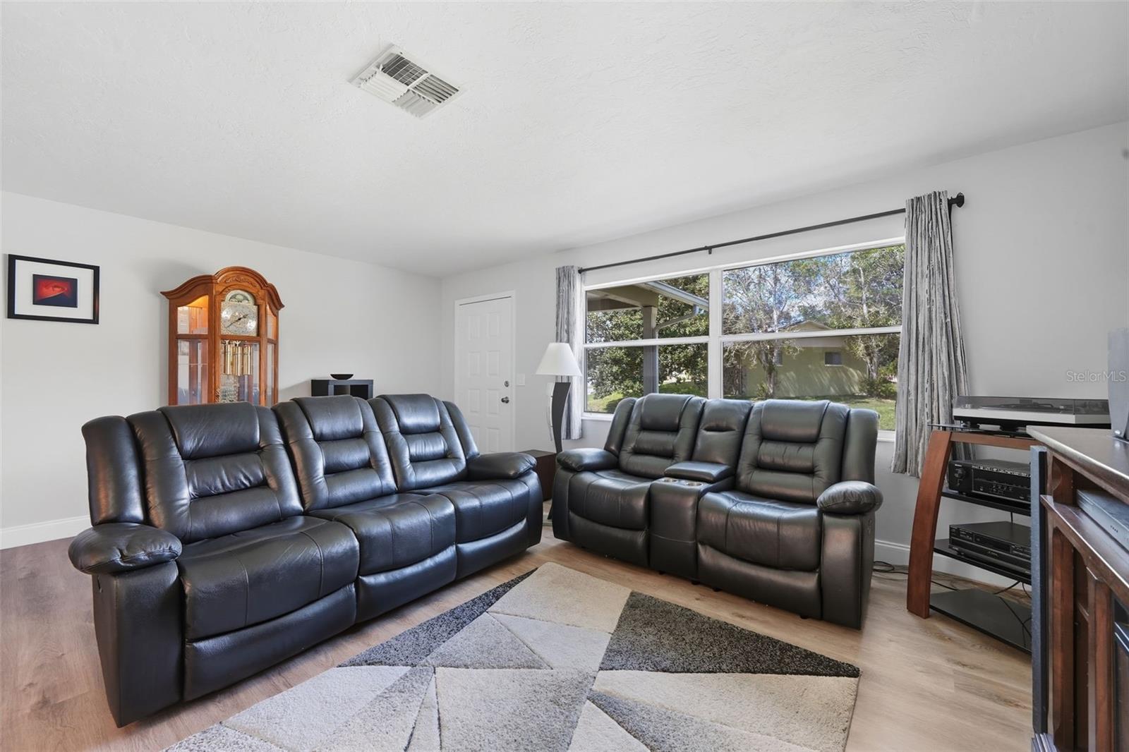 BEVERLY HILLS UNIT 08 PH 01 - Residential