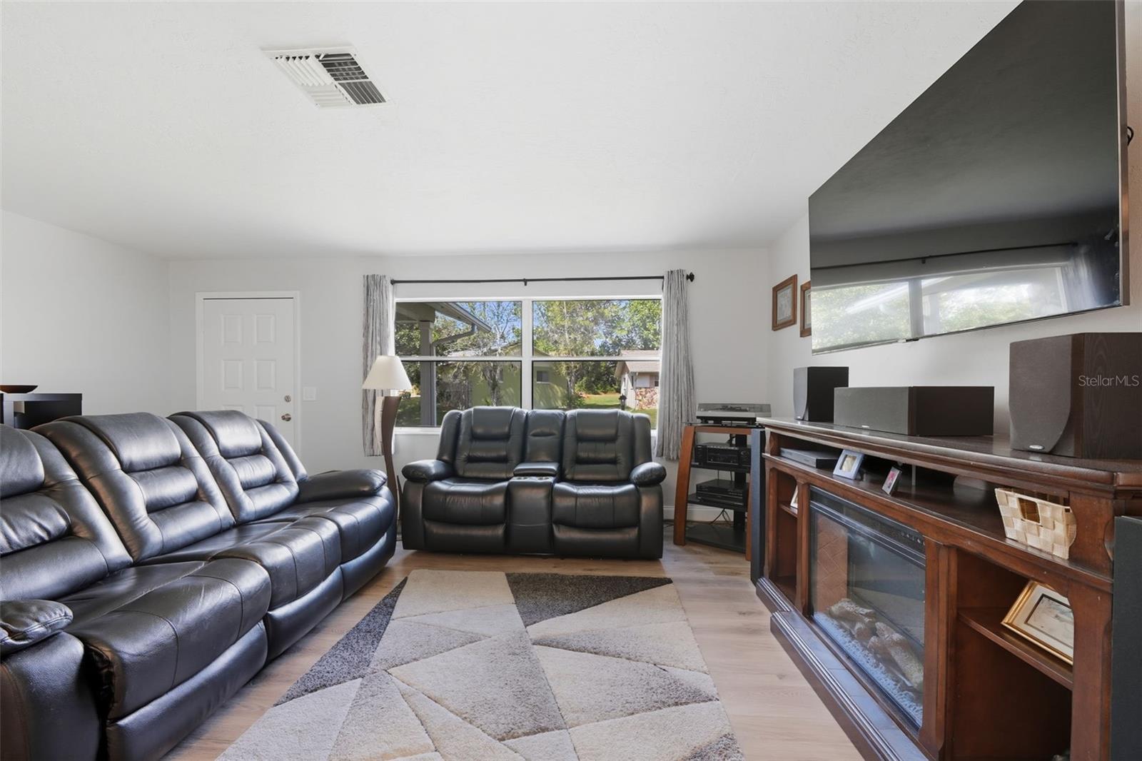 BEVERLY HILLS UNIT 08 PH 01 - Residential