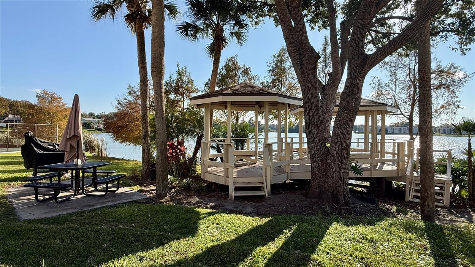 SANDY COVE - Residential