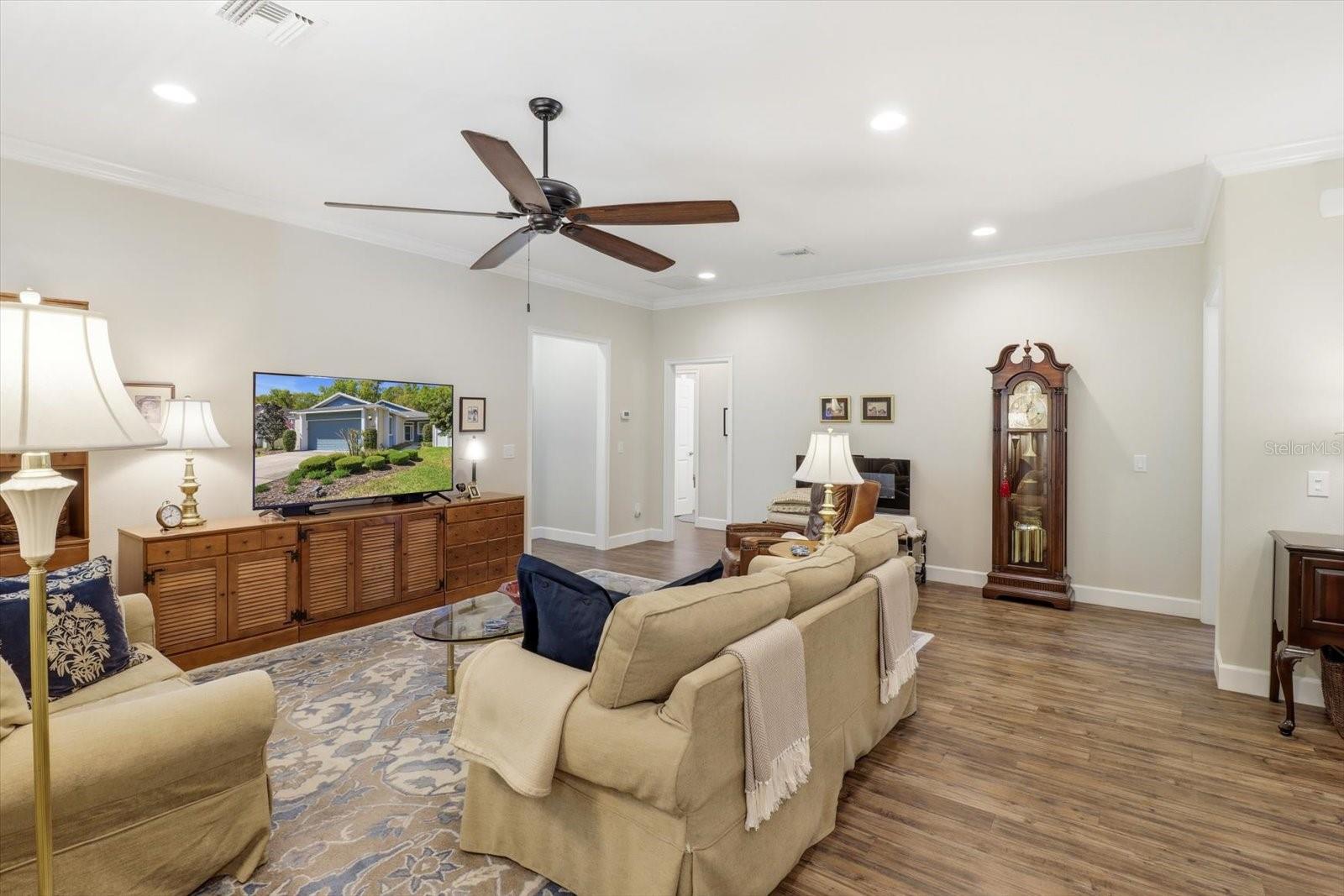 NORTHPOINTE VILLAS - Residential