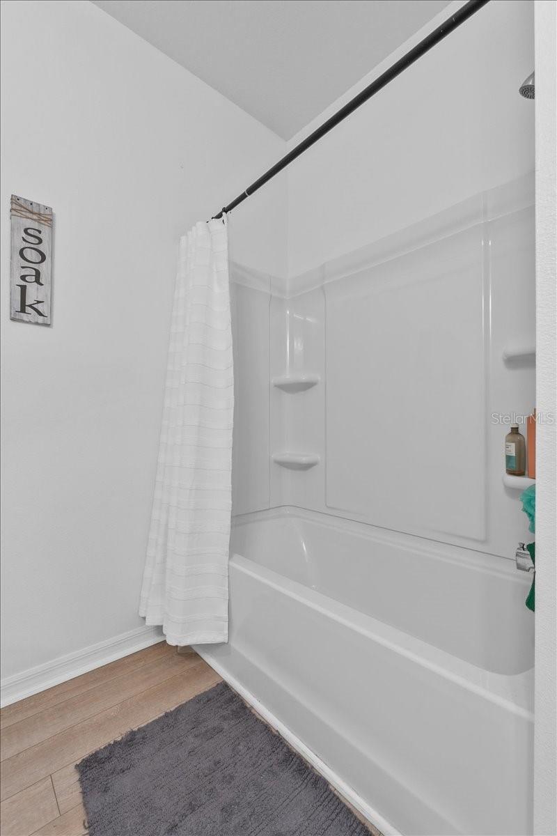 MEADOWS/SCOTT LAKE CRK - Residential