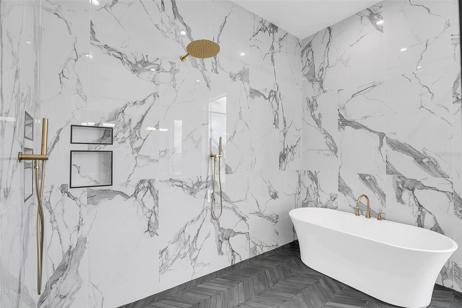 CASA DEL LAGO REP - Residential