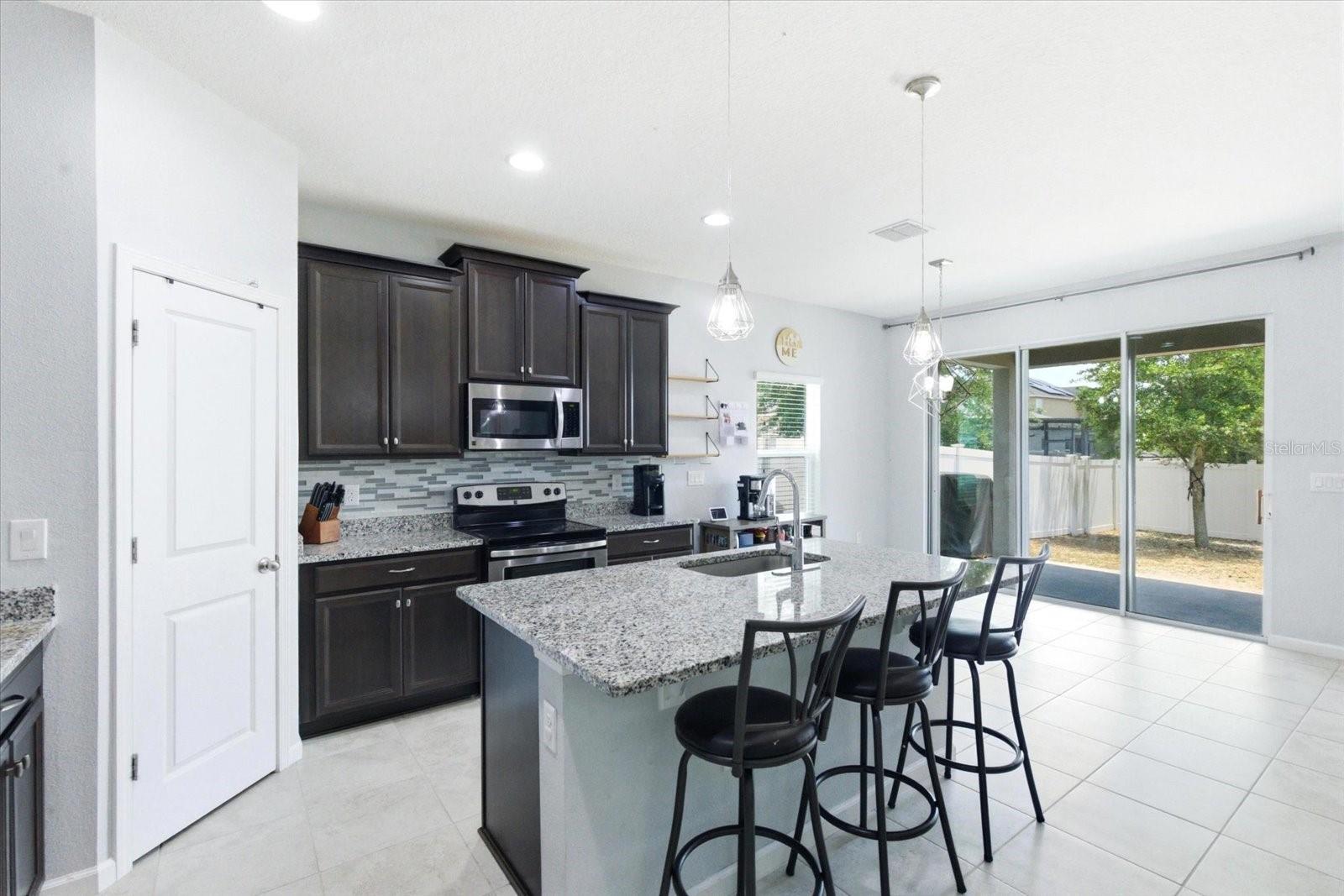 RIDGE/HLND MDWS - Residential