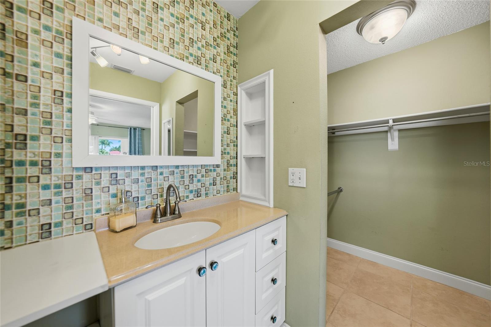 PUNTA GORDA ISLES SEC 04 - Residential