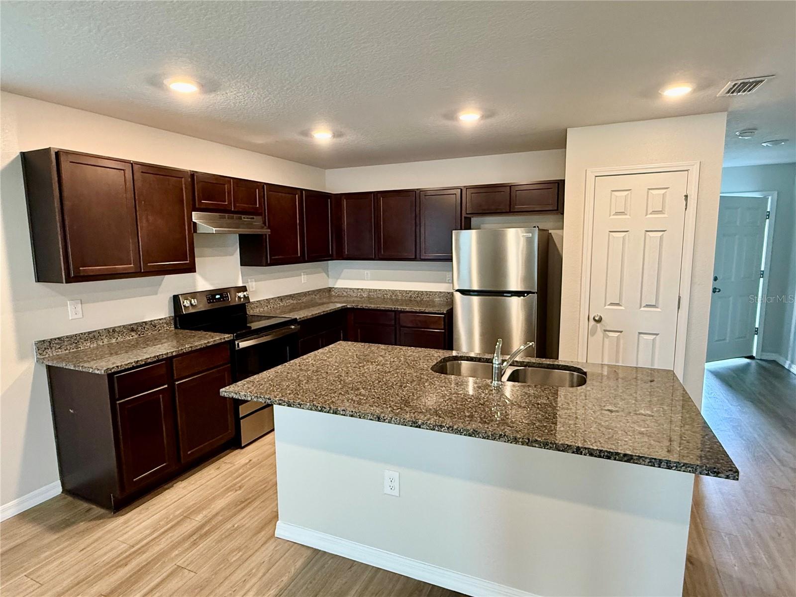 1127 GRAND CYPRESS COURT