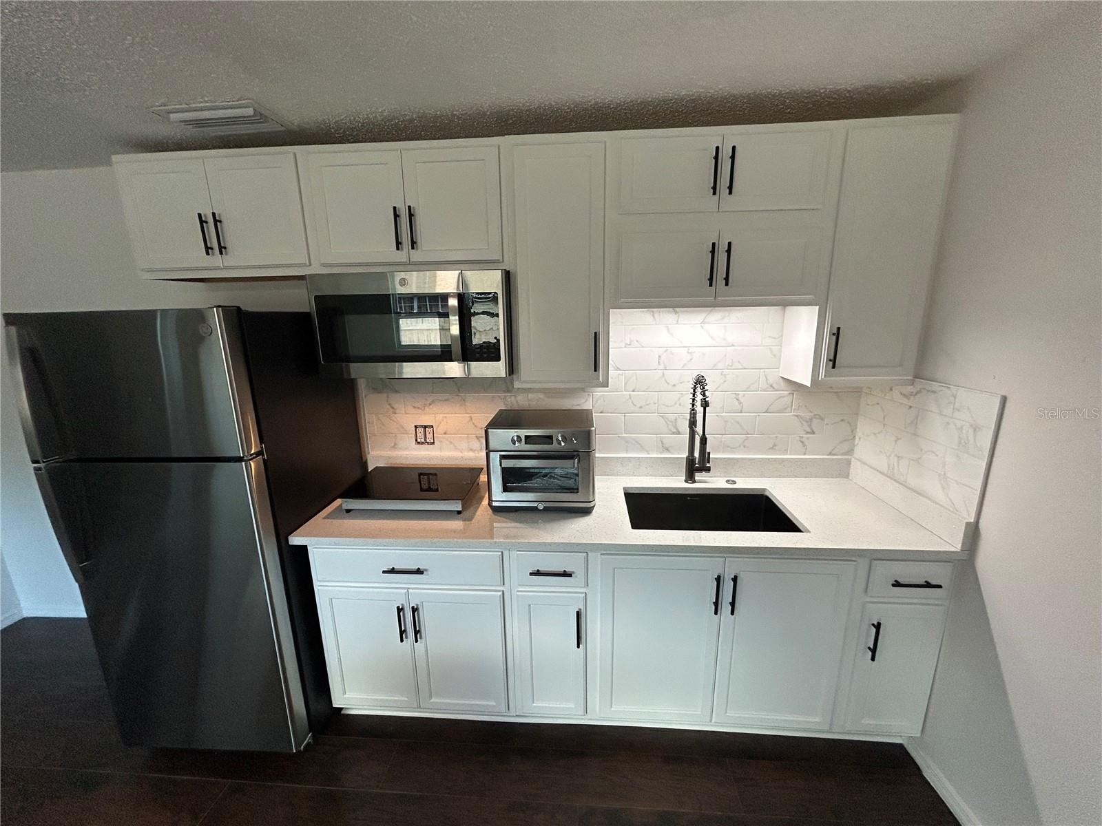 OAK RIDGE 4 - Residential Lease