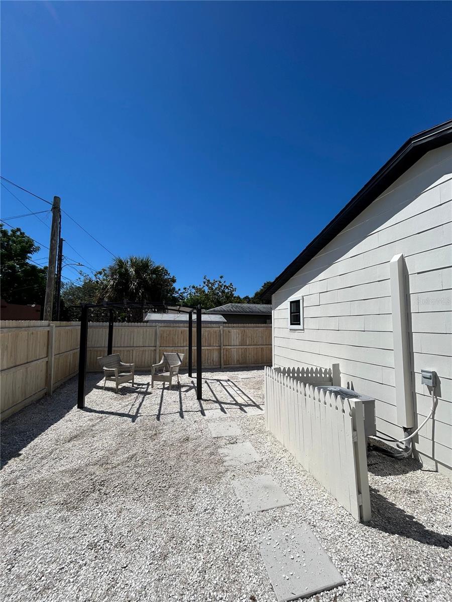 OAK RIDGE 4 - Residential Lease