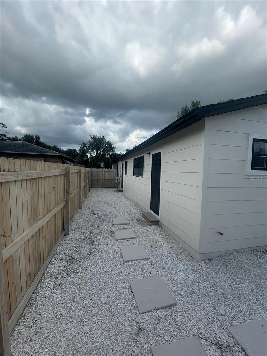 OAK RIDGE 4 - Residential Lease
