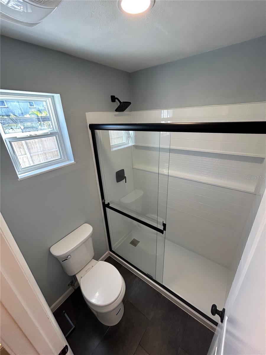 OAK RIDGE 4 - Residential Lease
