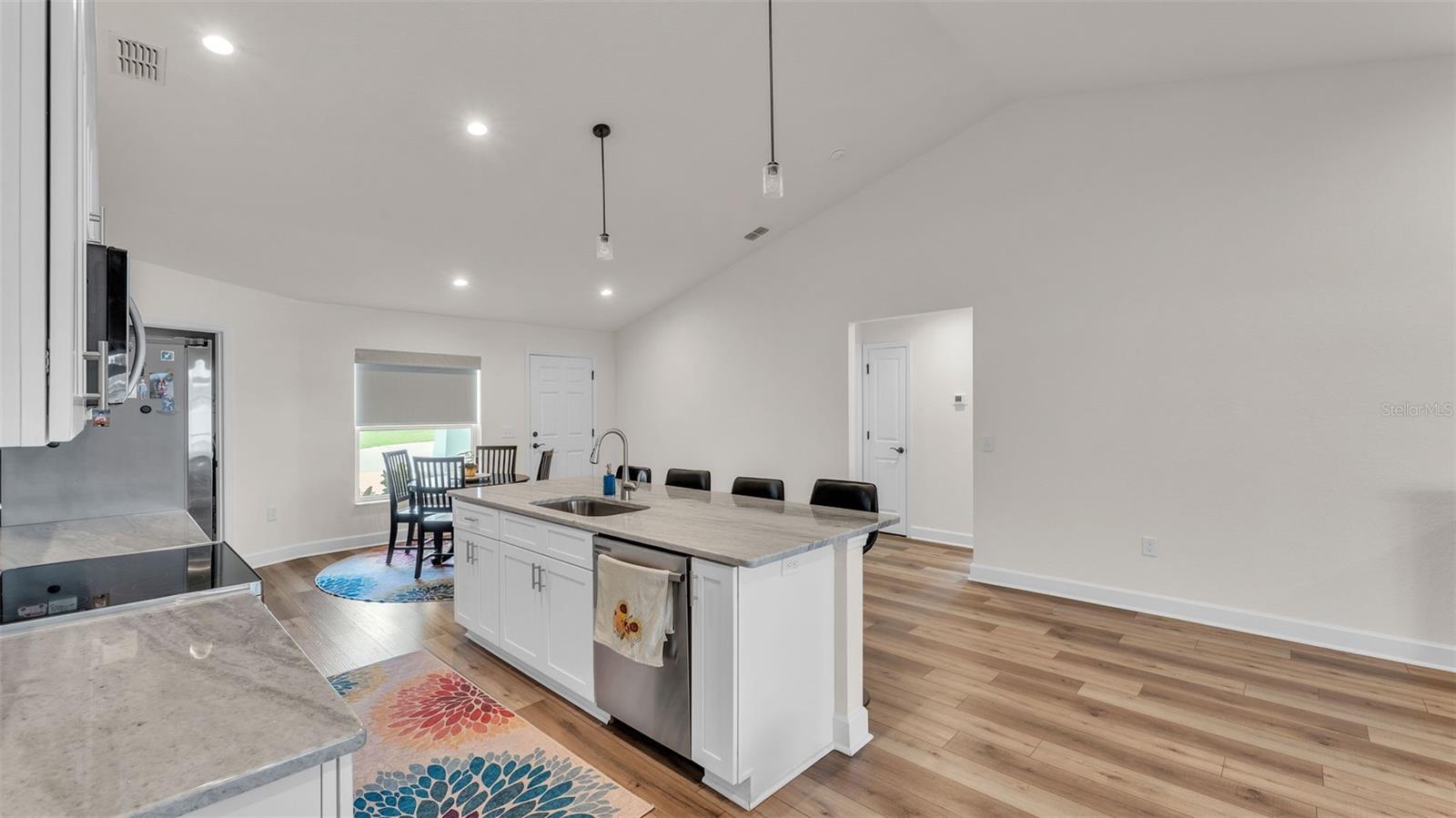 SQUARE LAKE PH FOUR - Residential