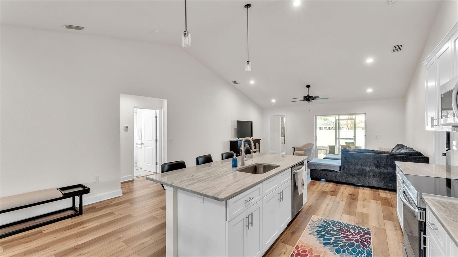 SQUARE LAKE PH FOUR - Residential