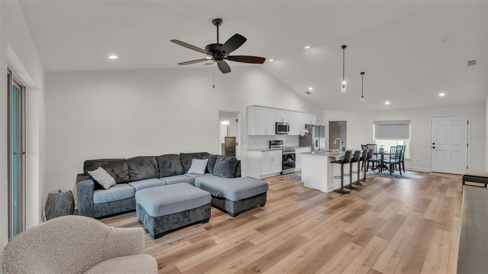 SQUARE LAKE PH FOUR - Residential