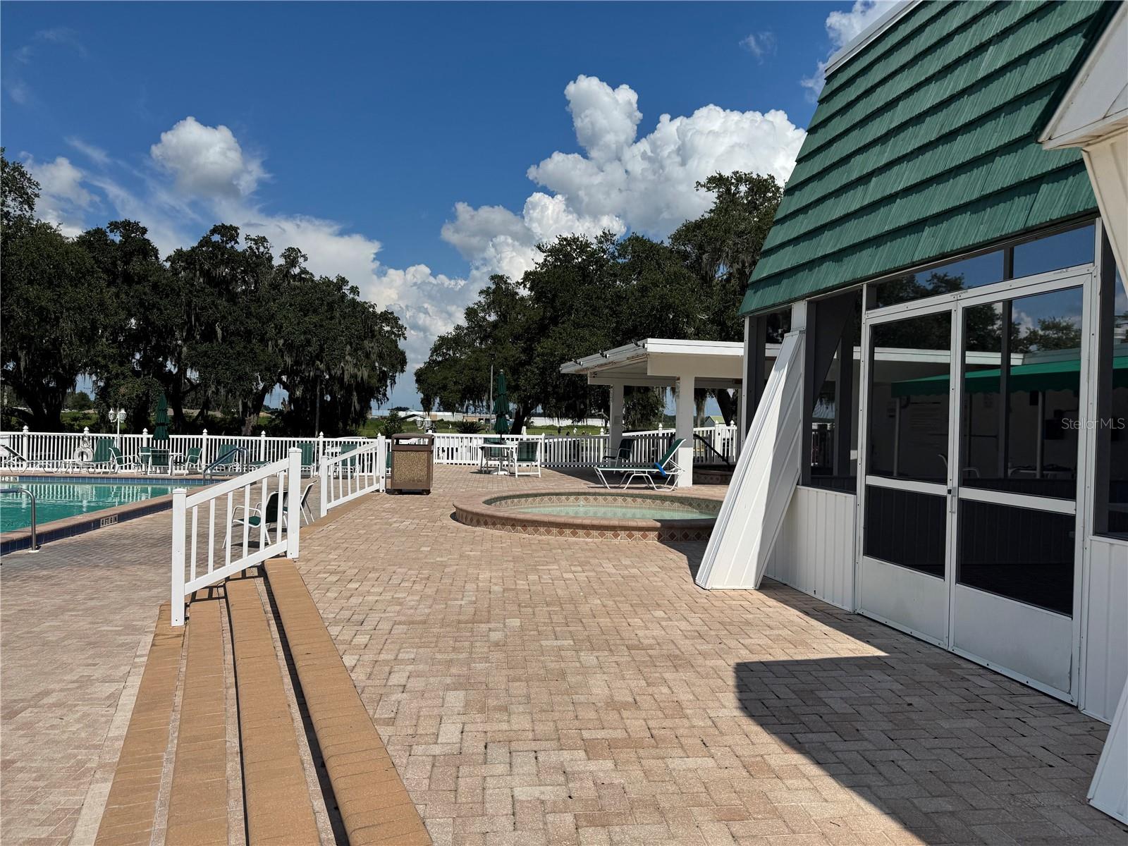 CONTINENTAL CAMPER RESIDENCE I - Residential