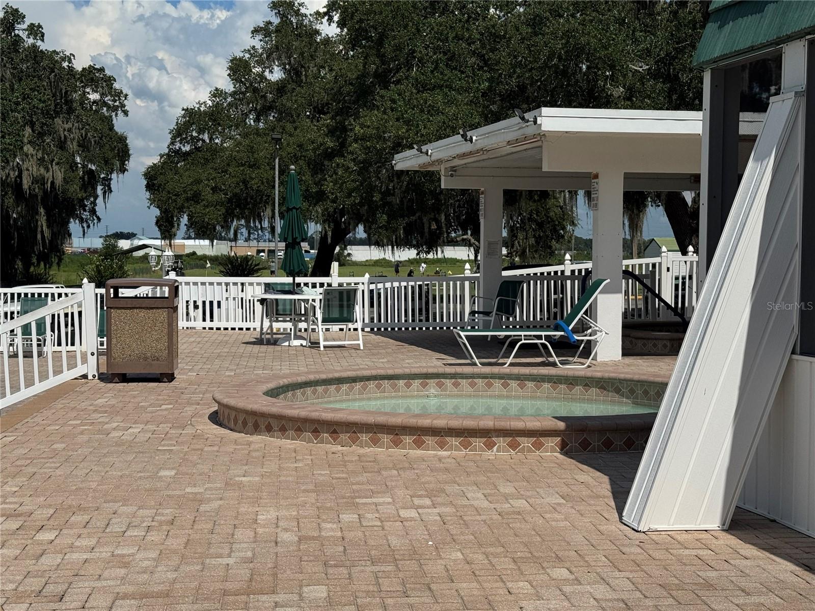 CONTINENTAL CAMPER RESIDENCE I - Residential