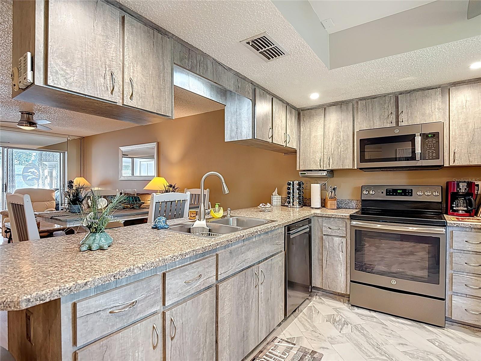 VILLAGE WOODS CONDO PH 02 - Residential