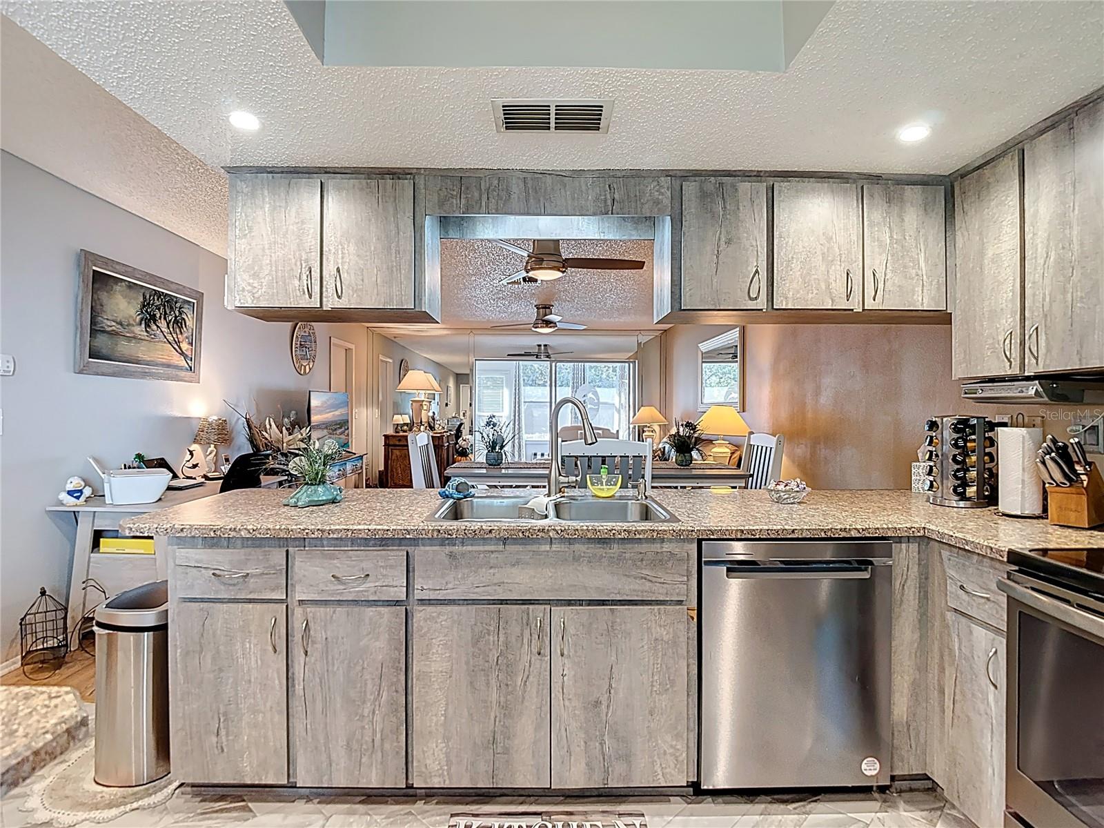 VILLAGE WOODS CONDO PH 02 - Residential