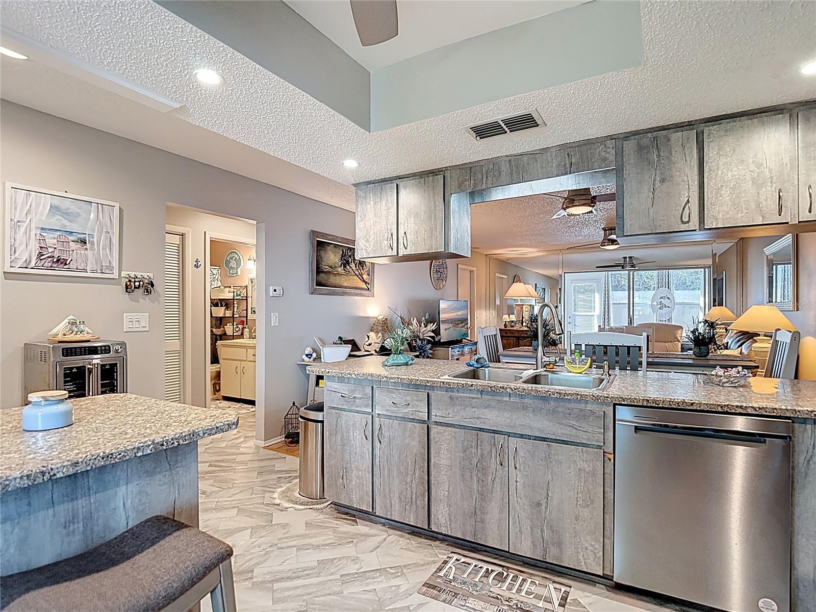 VILLAGE WOODS CONDO PH 02 - Residential