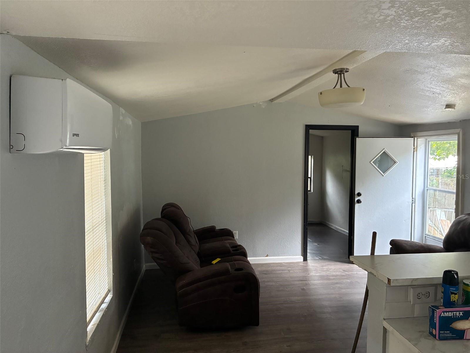 ACREAGE & UNREC - Residential Lease