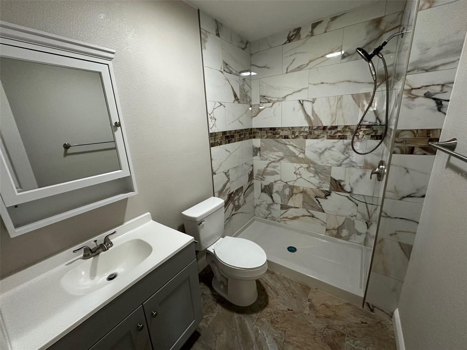 GOLDEN ISLE - Residential