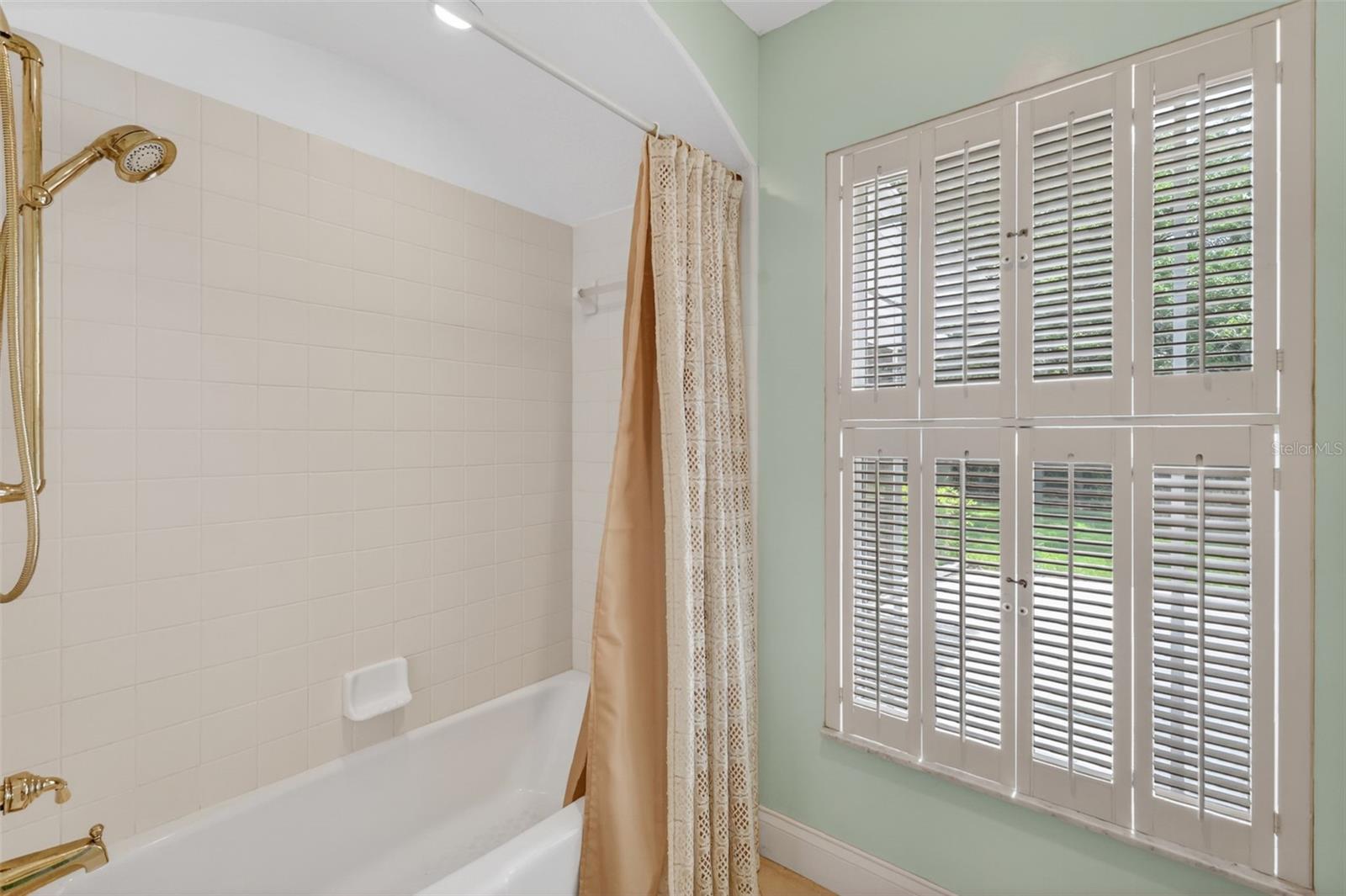 SILVER LAKE SPGS - Residential