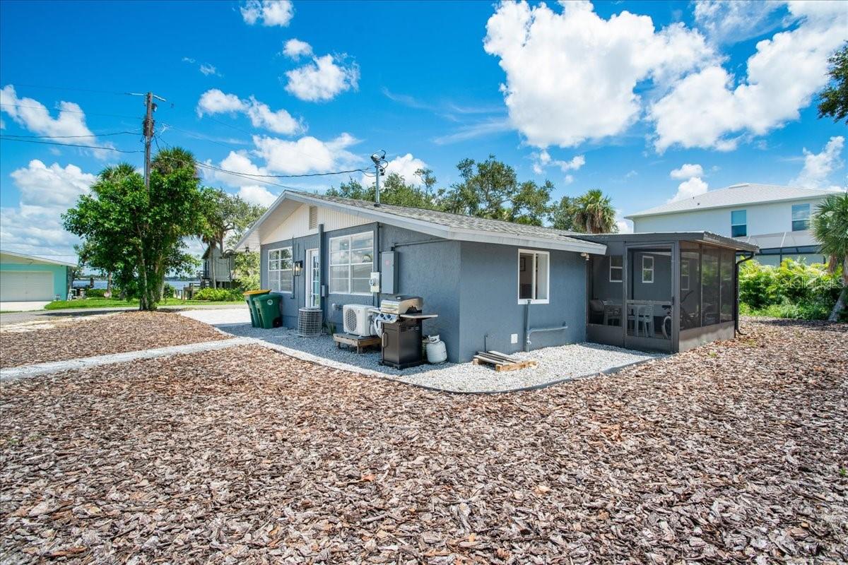 4090 PELICAN SHORES CIRCLE