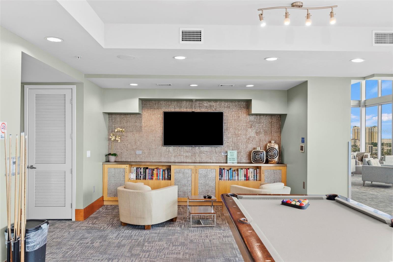 SKYPOINT A CONDO - Residential