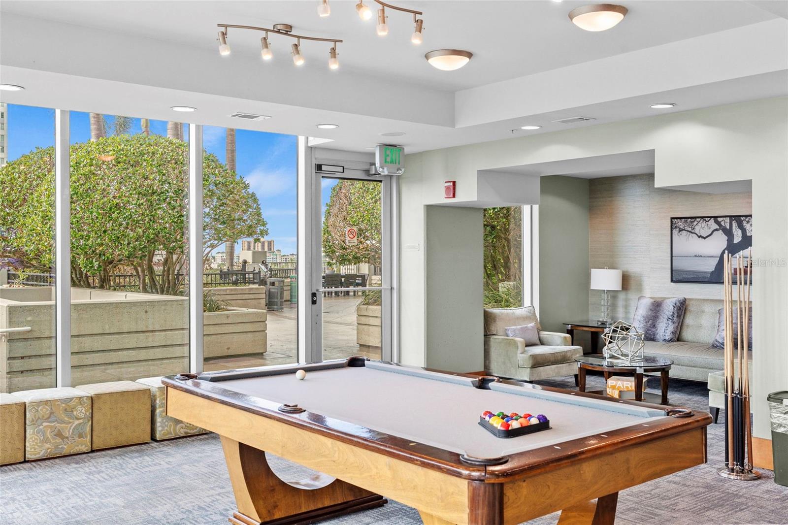 SKYPOINT A CONDO - Residential