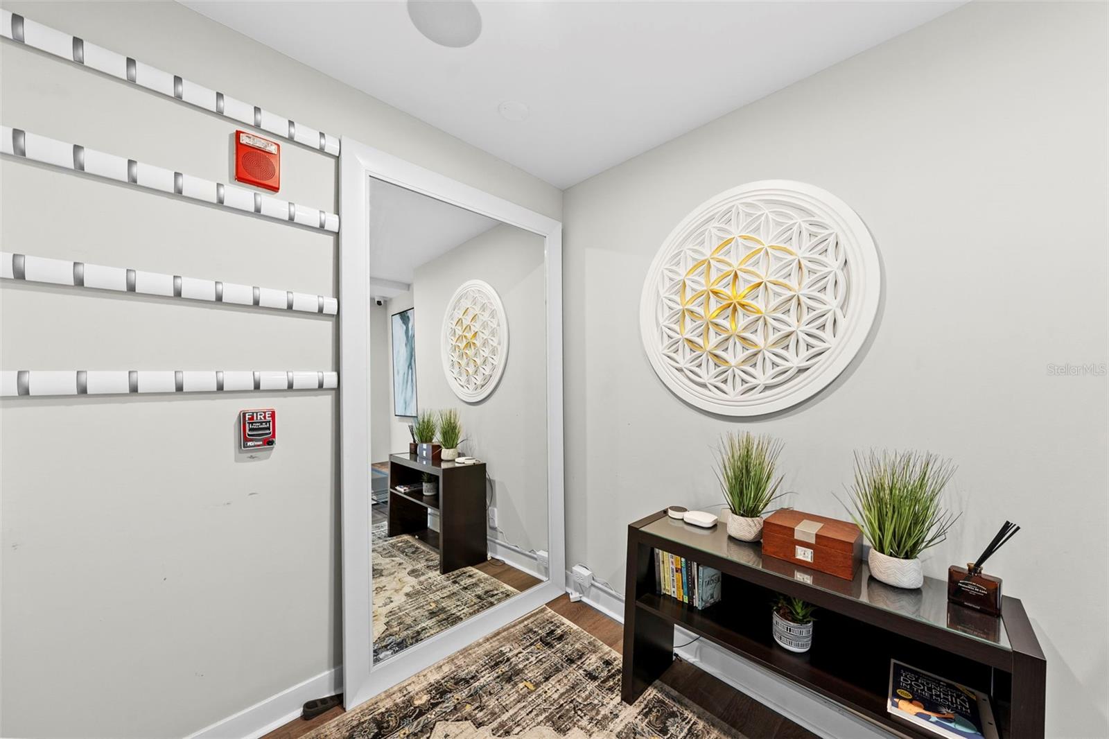 SKYPOINT A CONDO - Residential