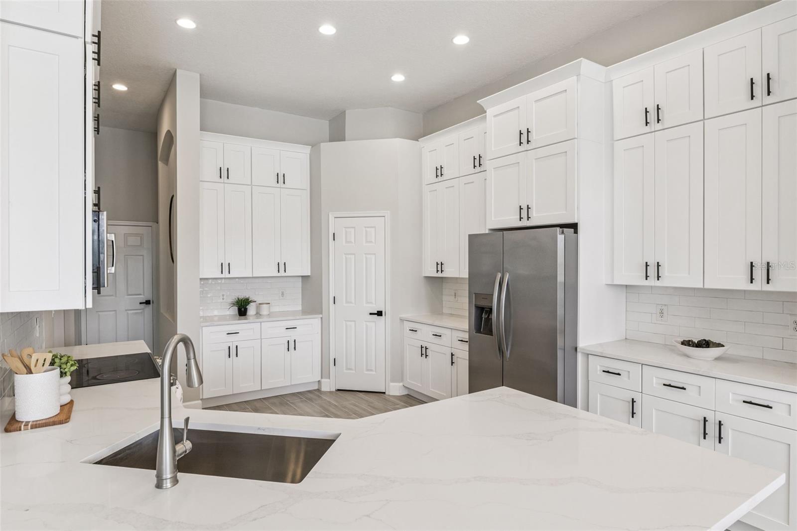 WINTERMERE POINTE PH 02 46/141 - Residential